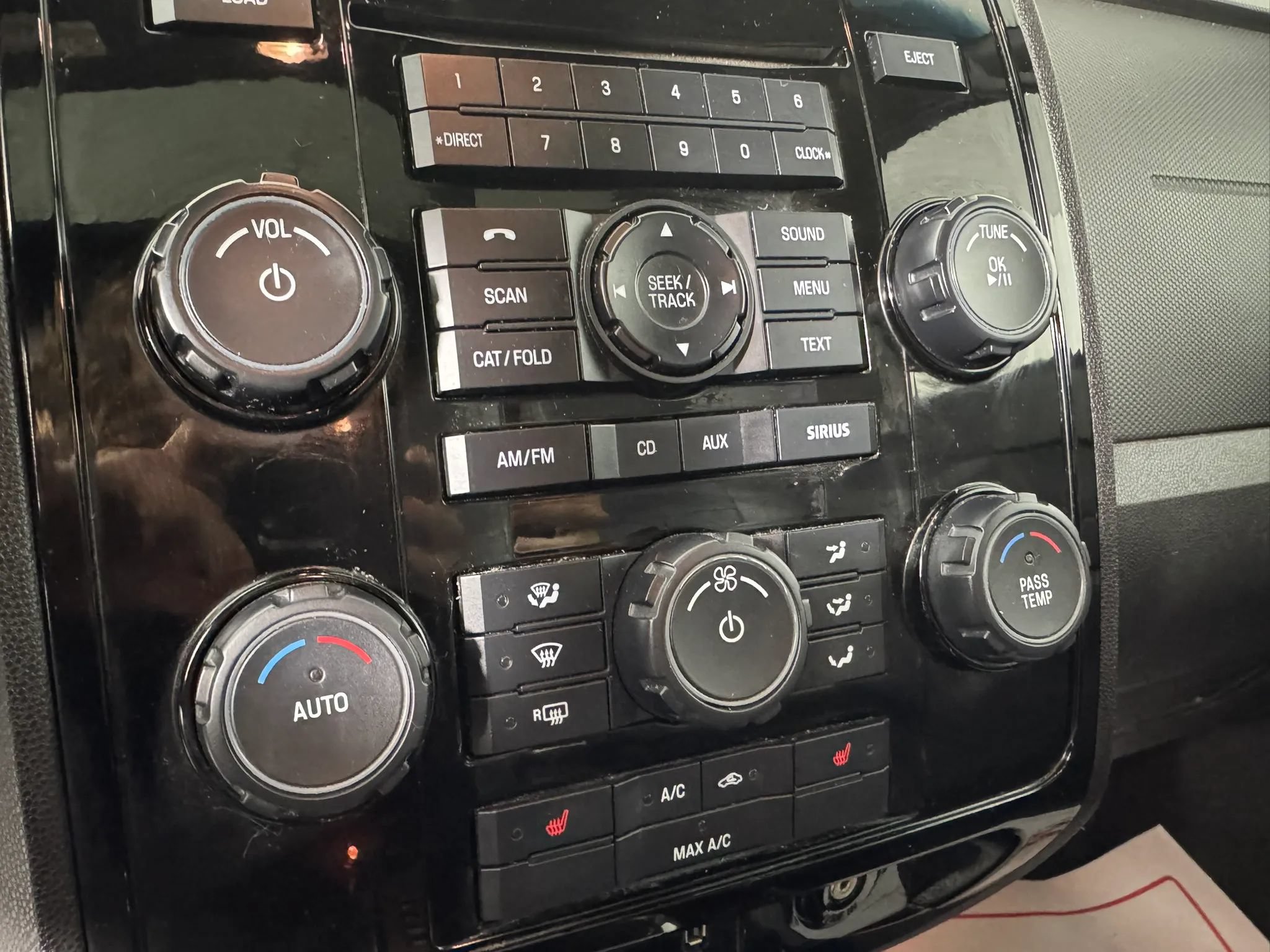 Used 2010 Ford Escape Limited AWD/4WD image 18