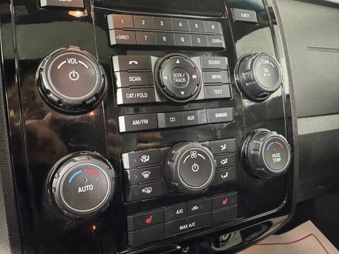 Used 2010 Ford Escape Limited AWD/4WD image 18
