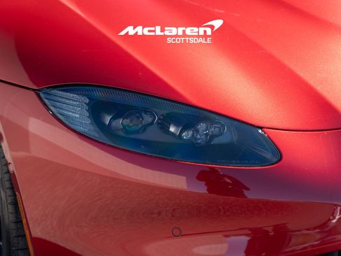 Used 2022 Aston Martin V8 Vantage Roadster RWD image 20