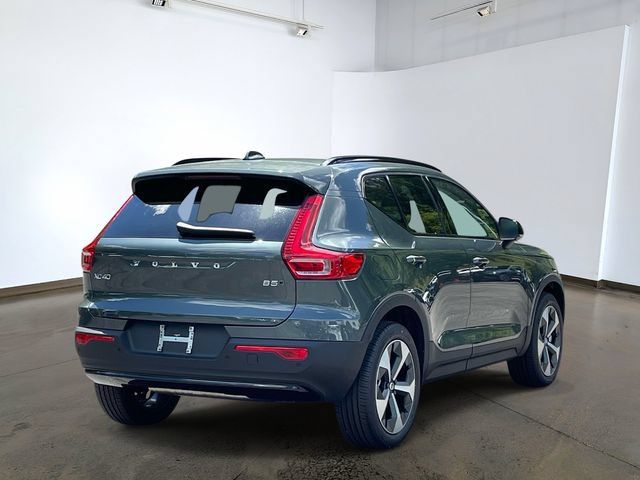 New 2026 Volvo XC40 B5 Core w/ Protection Package Premier AWD/4WD image 4