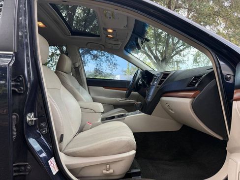 Used 2013 Subaru Outback 2.5i Limited w/ Moonroof Pkg AWD/4WD image 13