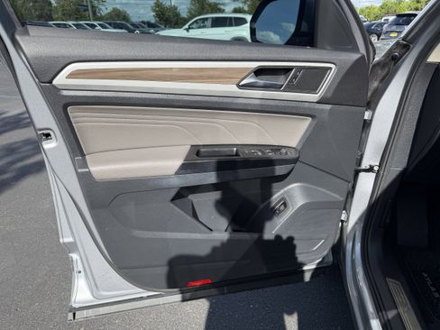 Used 2021 Volkswagen Atlas SEL AWD/4WD image 9