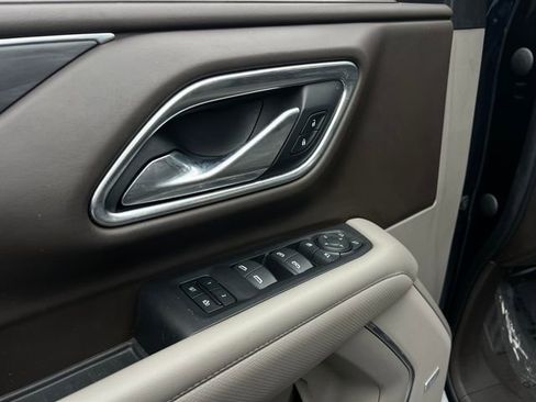 Used 2021 GMC Yukon SLT w/ SLT Luxury Plus Package image 11