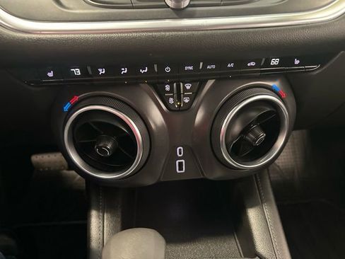 Used 2021 Chevrolet Blazer LT FWD image 22