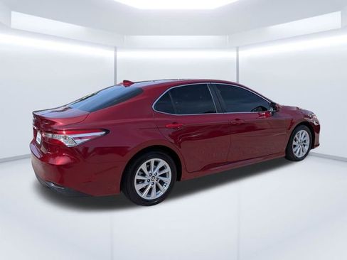 Used 2019 Toyota Camry LE FWD image 4