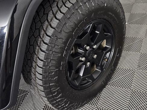 Used 2022 Jeep Gladiator Sport AWD/4WD image 6
