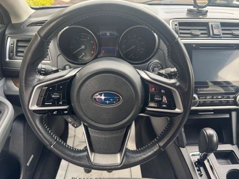 Used 2018 Subaru Outback 2.5i Limited AWD/4WD image 11
