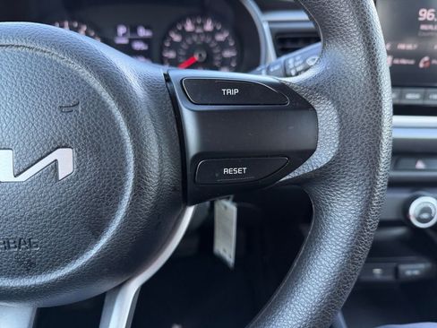 Used 2023 Kia Rio LX image 19