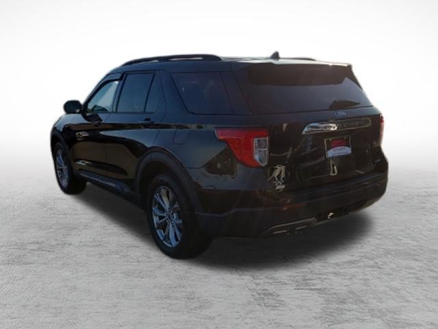 Used 2021 Ford Explorer XLT w/ Equipment Group 202A AWD/4WD image 5