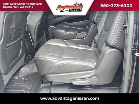 Used 2017 Cadillac Escalade ESV Premium Luxury AWD/4WD image 19