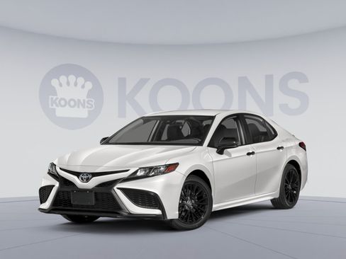 Used 2021 Toyota Camry SE FWD image 1