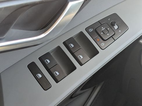 Certified 2024 Kia Niro EX FWD image 28