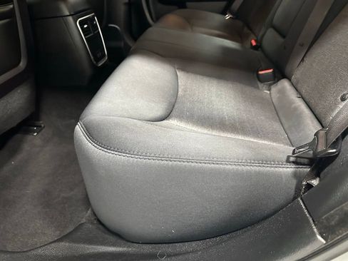 Used 2019 Chrysler 300 Touring RWD image 42