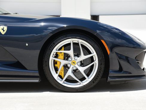Used 2020 Ferrari 812 Superfast RWD image 19