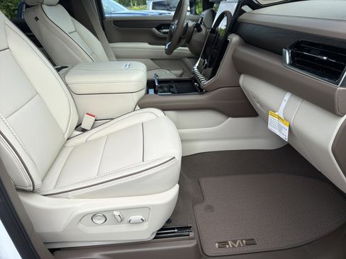 New 2026 GMC Yukon Denali RWD image 14