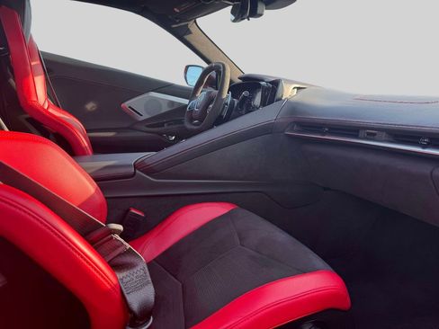 Used 2022 Chevrolet Corvette Stingray Premium Cpe w/ Z51 Performance Package RWD image 11