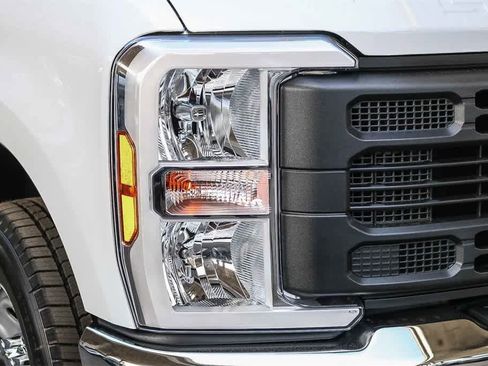 New 2026 Ford F250 XL w/ XL Chrome Package image 4
