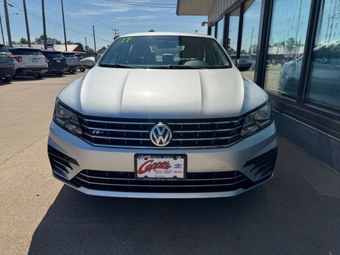 Used 2017 Volkswagen Passat 1.8T R-Line FWD image 7
