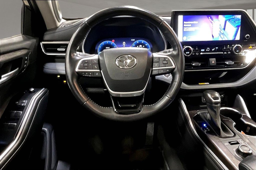 Used 2023 Toyota Highlander Limited AWD/4WD image 9