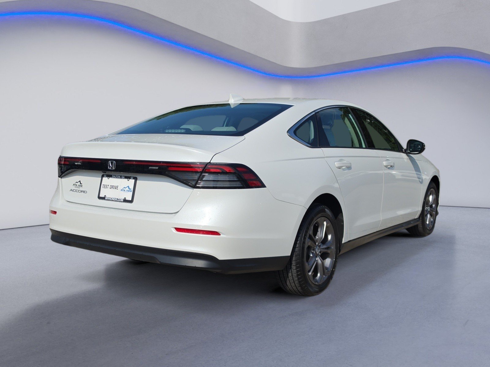 Used 2024 Honda Accord EX image 6