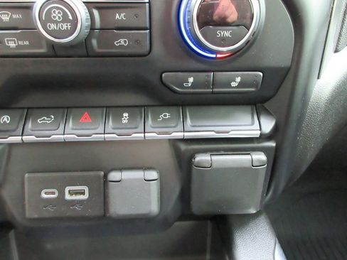 Used 2020 Chevrolet Silverado 1500 LT Trail Boss image 34