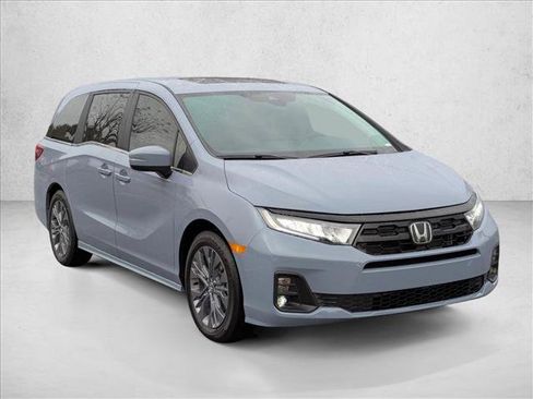 Certified 2026 Honda Odyssey Touring image 3