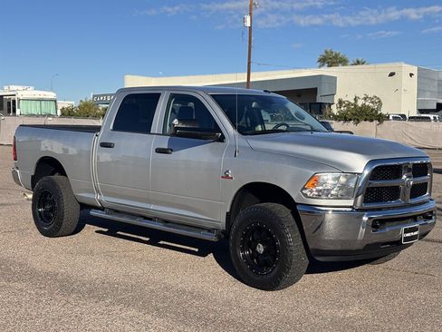 Used 2015 RAM 2500 Tradesman w/ Chrome Appearance Group AWD/4WD image 2