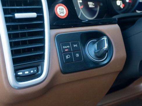 Certified 2023 Porsche Cayenne image 29