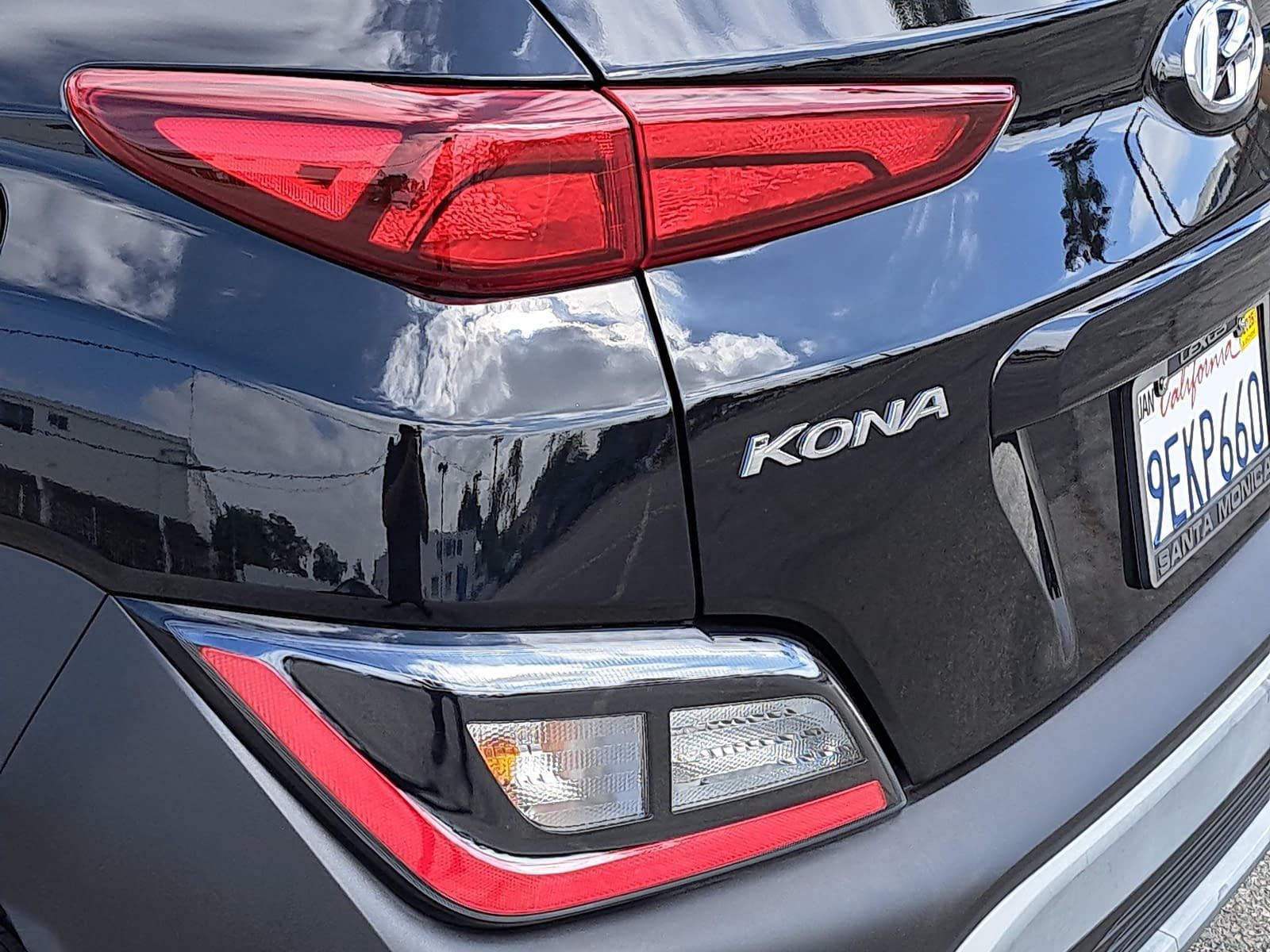 Used 2023 Hyundai Kona SE w/ Cargo Package AWD/4WD image 36