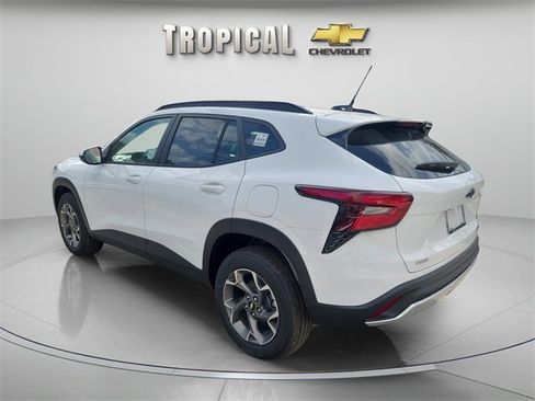 New 2026 Chevrolet Trax LT image 3