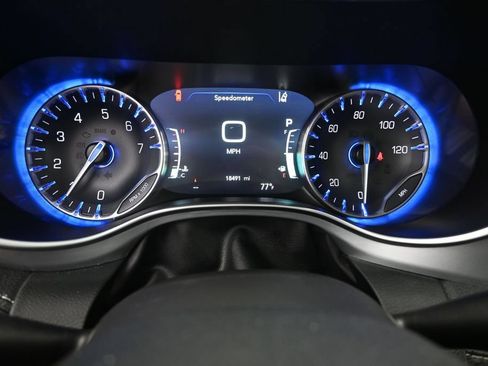 Used 2026 Chrysler Pacifica Limited w/ S Appearance Package FWD image 4