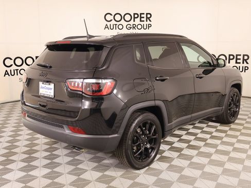 Used 2022 Jeep Compass Latitude w/ Convenience Group FWD image 19