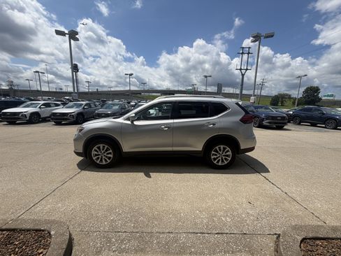 Used 2019 Nissan Rogue SV AWD/4WD image 15