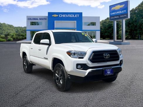 Used 2023 Toyota Tacoma SR5 AWD/4WD image 8