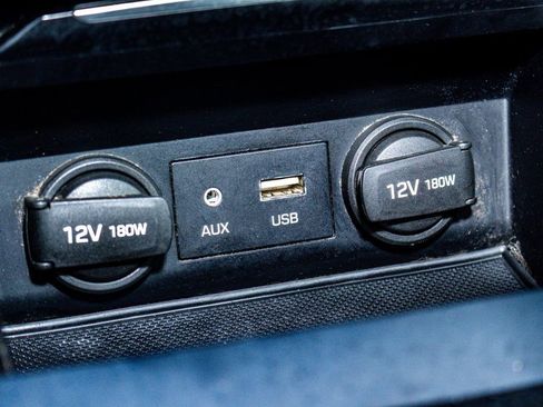 Used 2017 Hyundai Elantra SE image 13