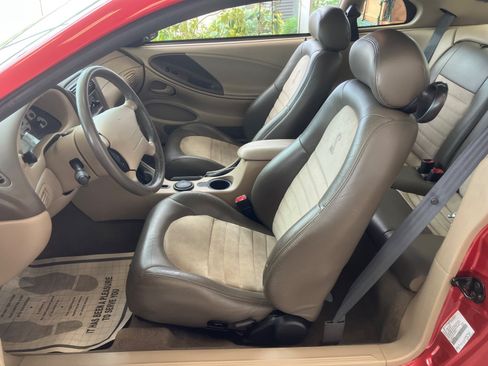 Used 2001 Ford Mustang Cobra RWD image 9