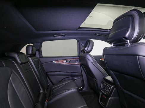 Used 2020 Lincoln Nautilus Reserve w/ Equipment Group 201A image 25