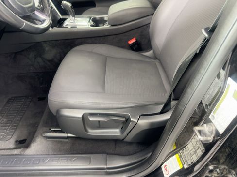 Used 2020 Land Rover Discovery Sport Standard image 15