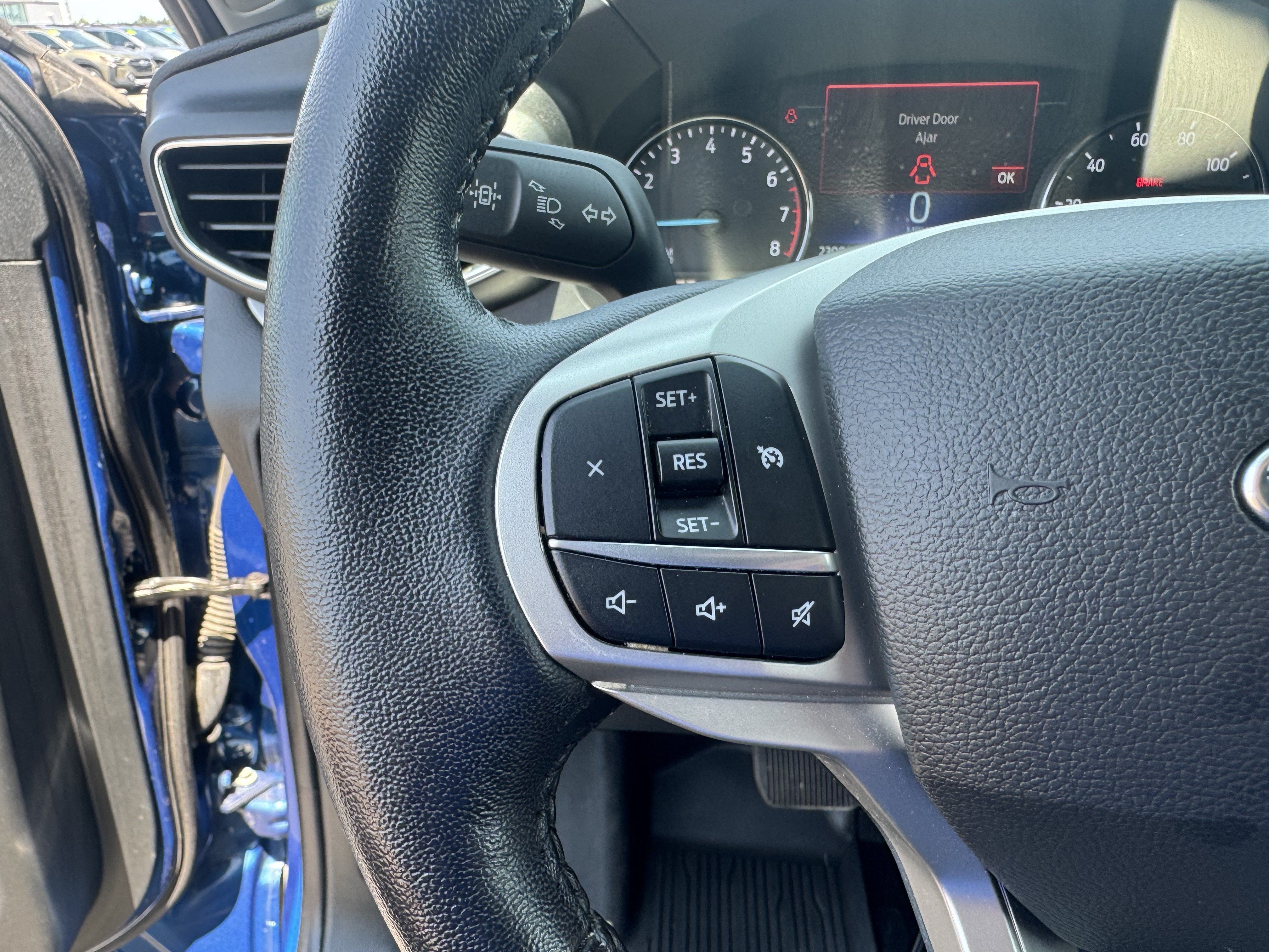 Used 2022 Ford Explorer XLT w/ Equipment Group 202A AWD/4WD image 19