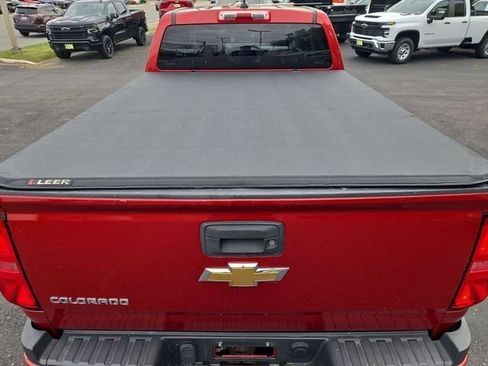 Used 2015 Chevrolet Colorado Z71 AWD/4WD image 31