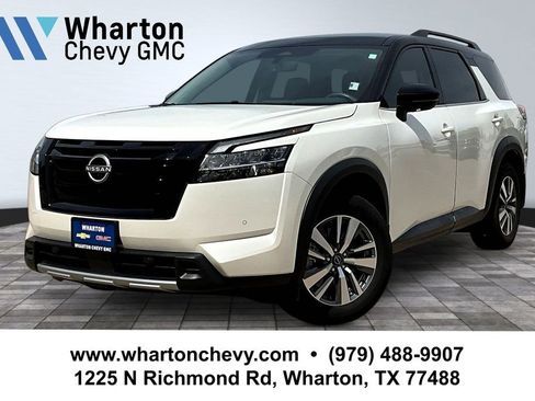 Used 2024 Nissan Pathfinder SL FWD image 1