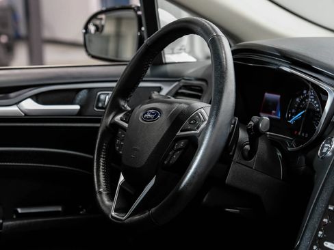 Used 2017 Ford Fusion Titanium FWD image 16