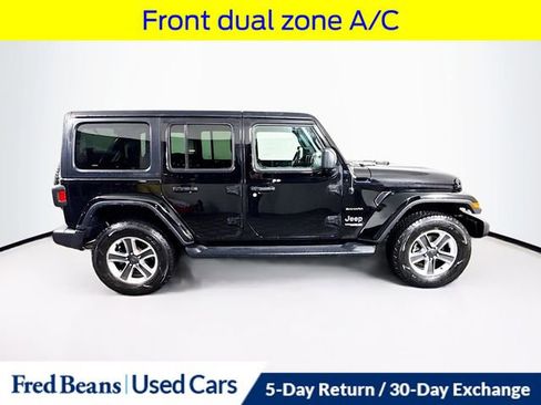 Used 2022 Jeep Wrangler Unlimited Sahara w/ Cold Weather Group image 10