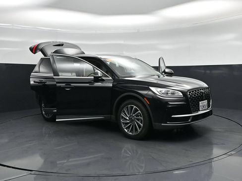 Used 2023 Lincoln Corsair Reserve w/ Equipment Group 201A FWD image 27