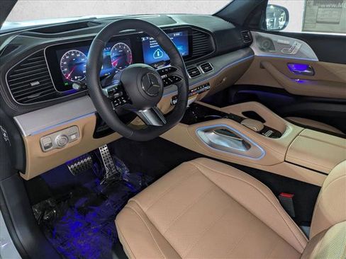 New 2026 Mercedes-Benz GLS 580 4MATIC image 3