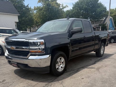 Used 2018 Chevrolet Silverado 1500 LT AWD/4WD image 2