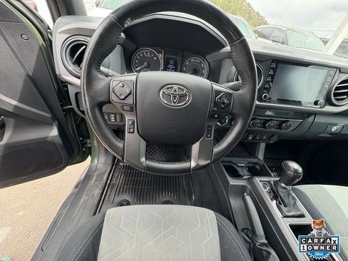 Certified 2022 Toyota Tacoma TRD Off-Road AWD/4WD image 2