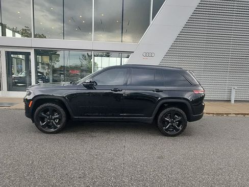 Used 2024 Jeep Grand Cherokee Altitude AWD/4WD image 1
