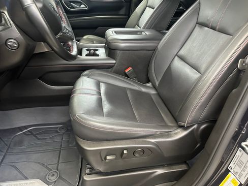 Used 2024 Chevrolet Suburban RST w/ Luxury Package AWD/4WD image 5