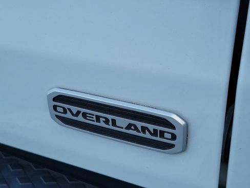 Used 2022 Jeep Gladiator Overland w/ Popular Equipment Package AWD/4WD image 10